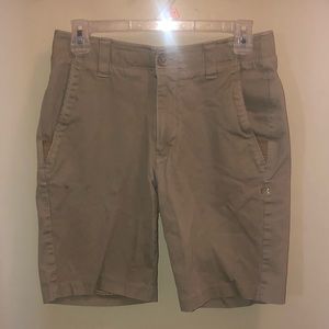 Men’s Under Armour khaki shorts